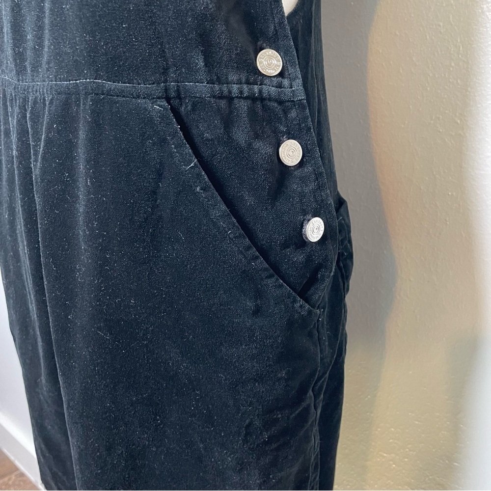 Y2K/90’s Black Velvet Overall Cutoffs Womens M
Body Action Design Jeffrey Halper - Picture 7 of 11